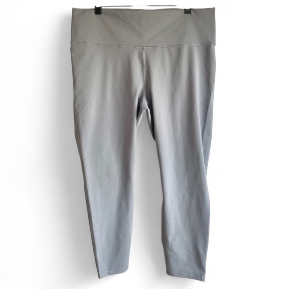 Fabletics Pants - NWT Fabletics PowerHold Gray Crop Leggings Size 2X